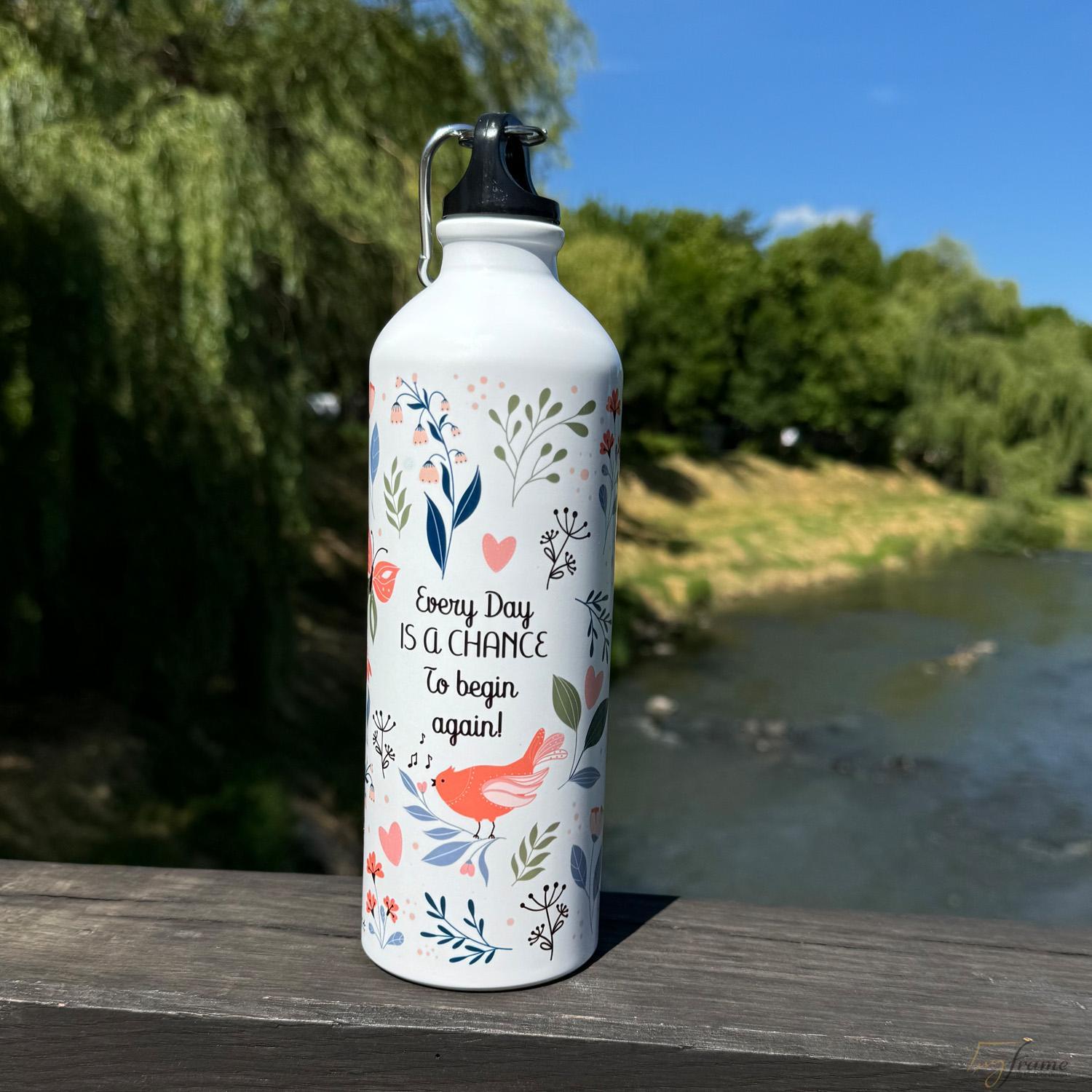Vidám hangulatú, madaras kulacs, felirattal 750 ml